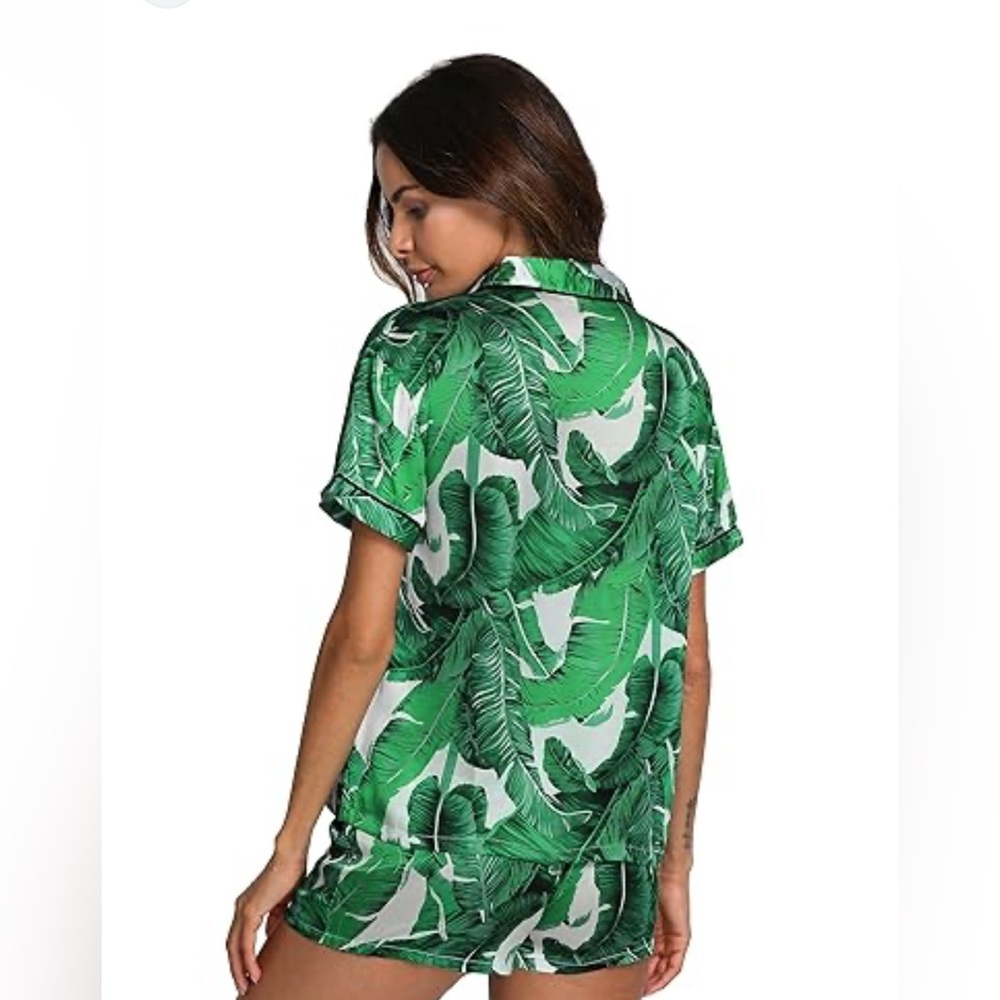 Green tropical palm leaf print short sleeve shirt satin relaxed fit